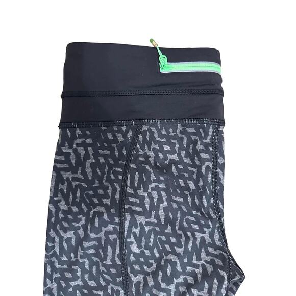Lululemon run inspire crop ll black grey pattern yoga leggings size 6 - Picture 5 of 7